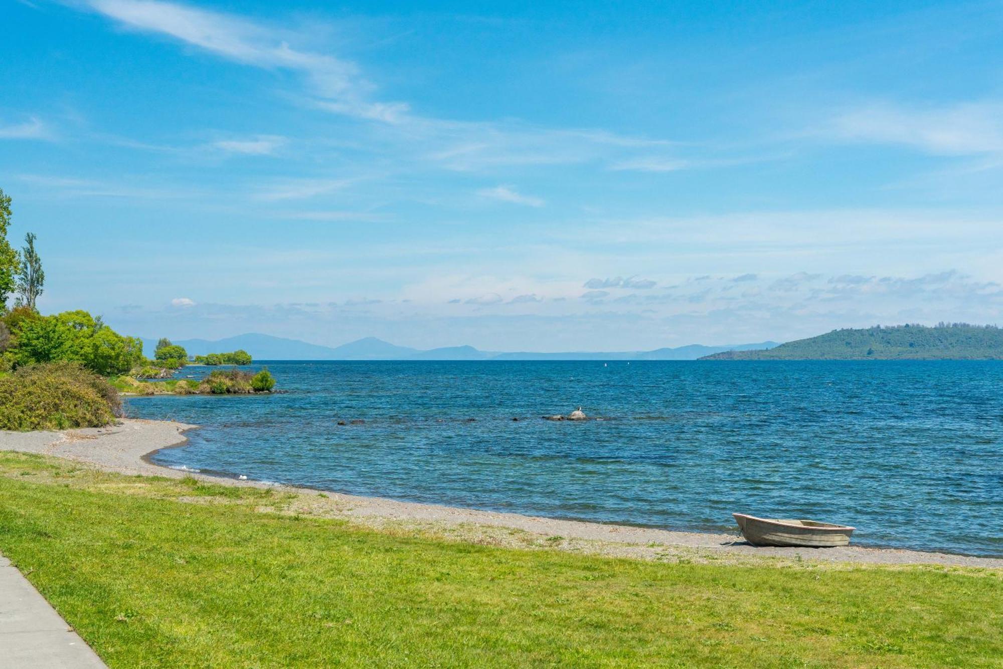 Lakeview Cottage - Rainbow Point Holiday Home Lac Lac Taupo Extérieur photo